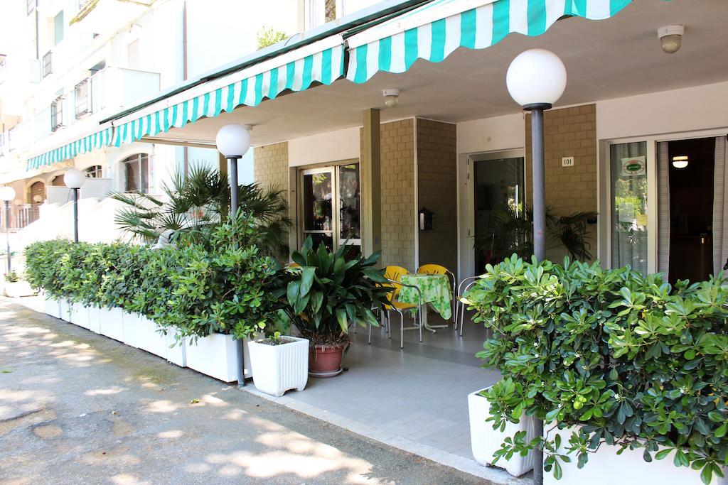 Hotel Leda Ρίμινι Εξωτερικό φωτογραφία