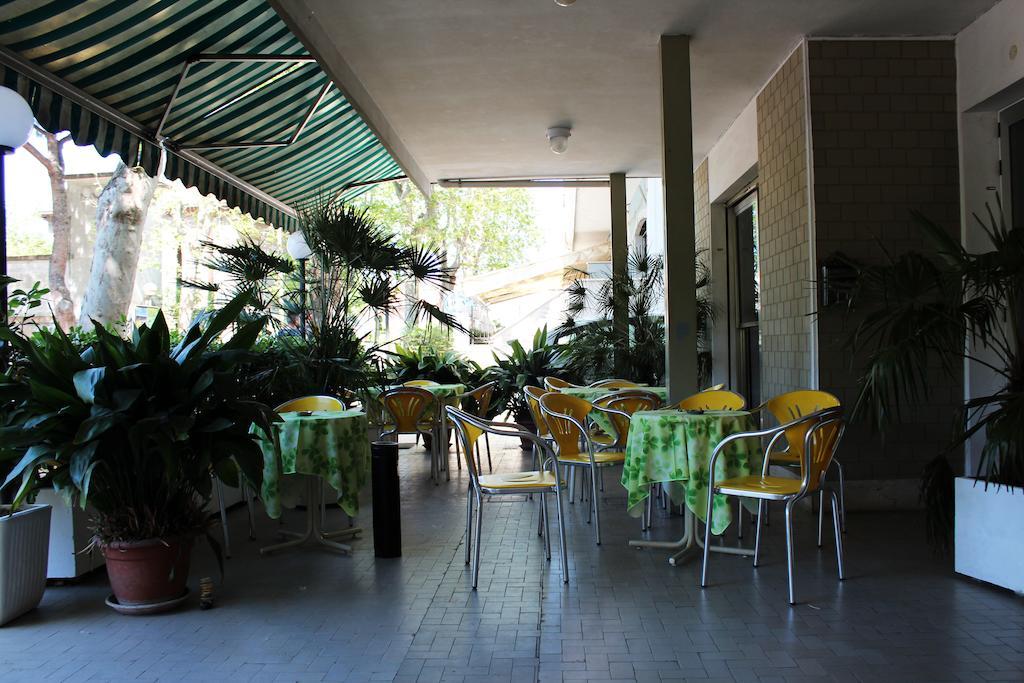 Hotel Leda Ρίμινι Εξωτερικό φωτογραφία